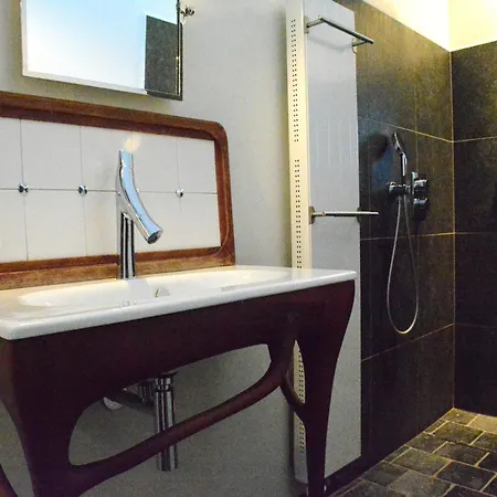Holiday home With Hottub In Calm Area, Cleaning Included Bievre