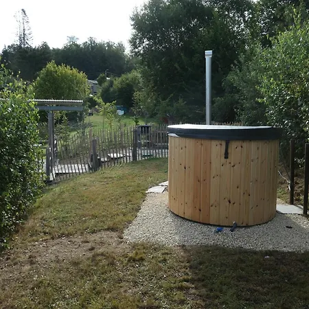 With Hottub In Calm Area, Cleaning Included * Bievre